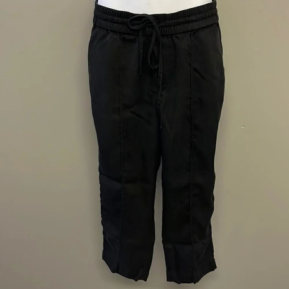 Workshop Black 100% Lyocell Pull-on Drawstring Capri Pants w/ Pockets- Medium